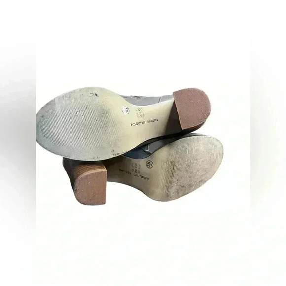 Chinese Laundry Womens Cool Kid grey leather bootie ankle boot inside zip sz 7.5 - Picture 6 of 7